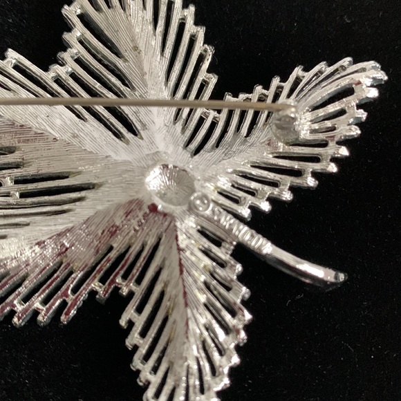 Sarah Coventry Maple Leaf Brooch Pin Textured Silver Tone 2 7/8” Nice Weight - Picture 7 of 12